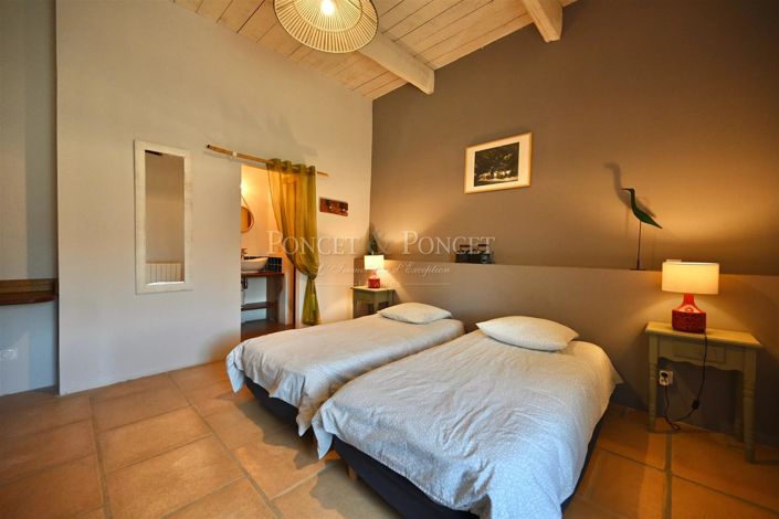 Image No.44-12 Bed House for sale