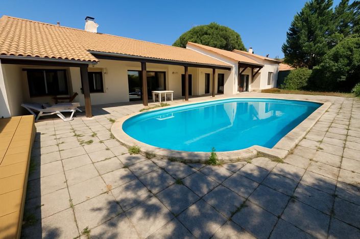 Image No.1-5 Bed House for sale