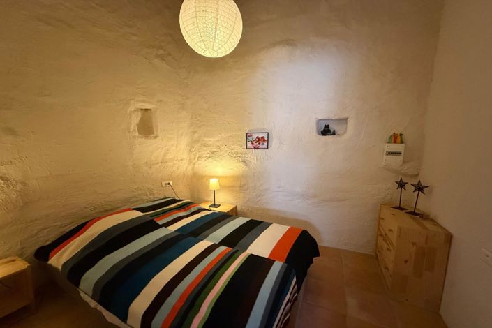 Image No.15-5 Bed House for sale