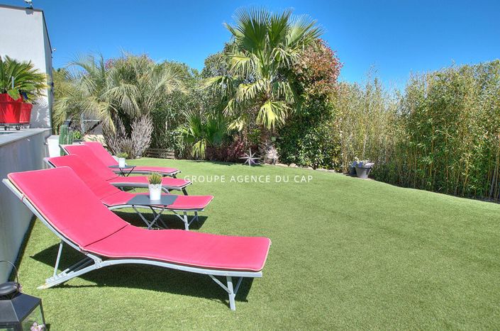 Image No.5-4 Bed House for sale