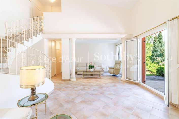 Image No.5-4 Bed Property for sale