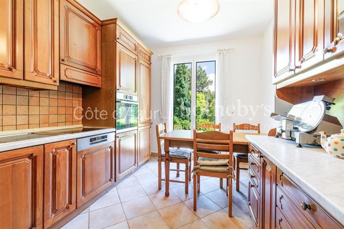 Image No.7-4 Bed Property for sale