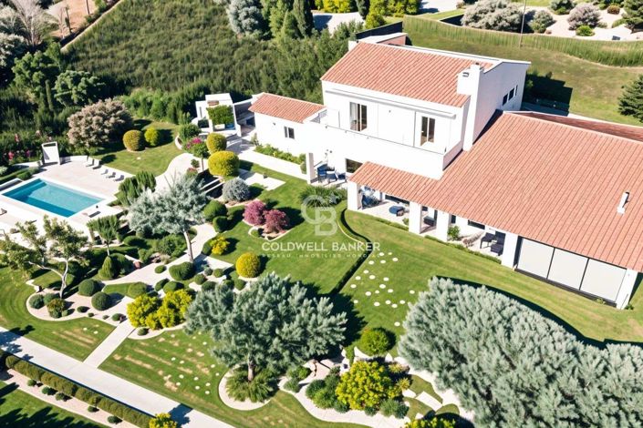 Image No.1-4 Bed House for sale