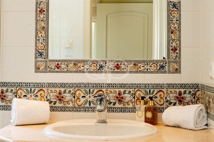 Image No.15-5 Bed House for sale