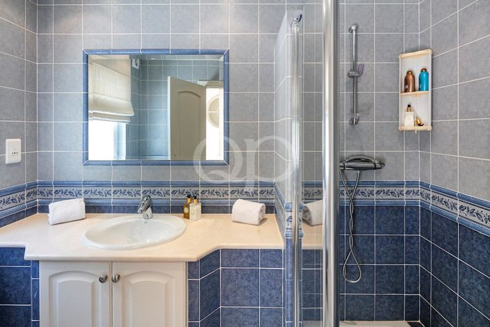 Image No.22-5 Bed House for sale