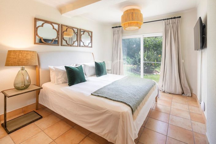 Image No.25-5 Bed House for sale