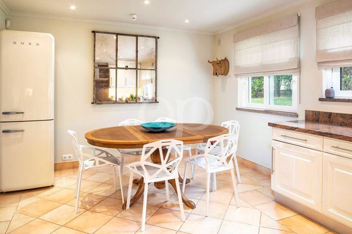 Image No.26-5 Bed House for sale