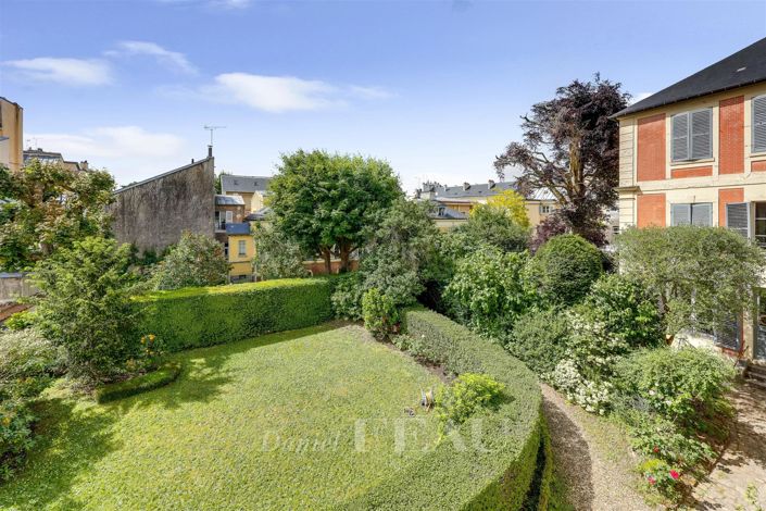 Image No.1-4 Bed Apartment for sale