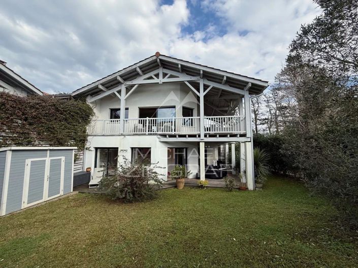 Image No.1-3 Bed House for sale