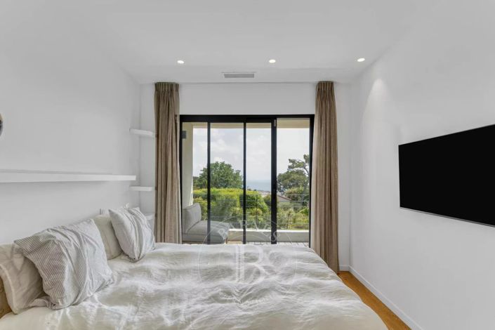 Image No.18-4 Bed House for sale