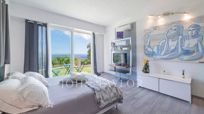 Image No.11-7 Bed House for sale