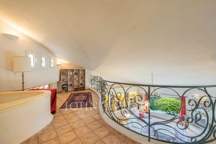 Image No.13-6 Bed House for sale