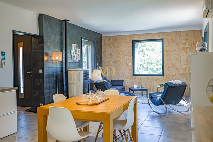 Image No.19-5 Bed House for sale