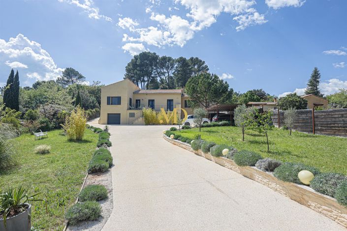 Image No.7-5 Bed House for sale