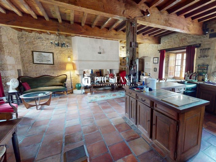 Image No.5-5 Bed Property for sale