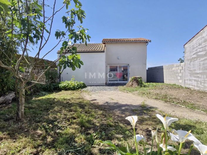 Image No.1-2 Bed House for sale