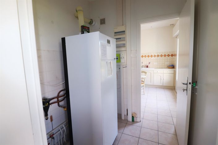 Image No.10-3 Bed House for sale