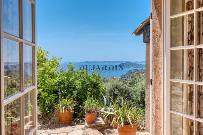 Image No.1-3 Bed House for sale