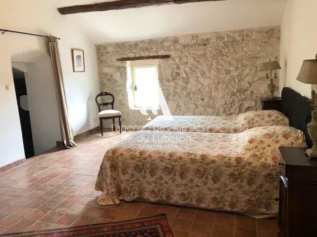 Image No.17-5 Bed House for sale