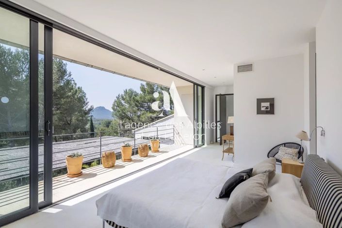 Image No.13-4 Bed House for sale