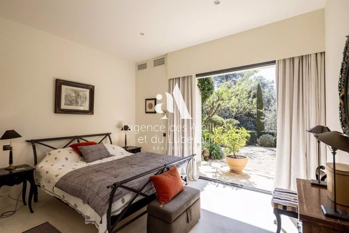 Image No.20-4 Bed House for sale