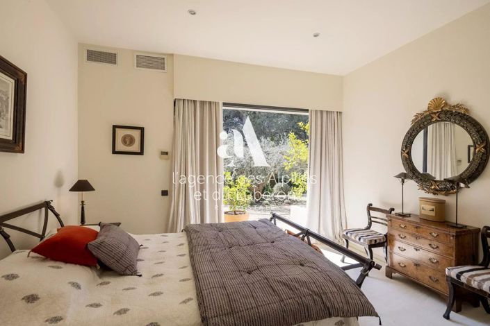 Image No.22-4 Bed House for sale