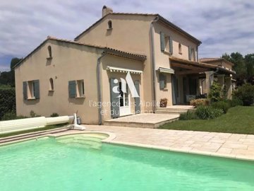 1 - Barbentane, House