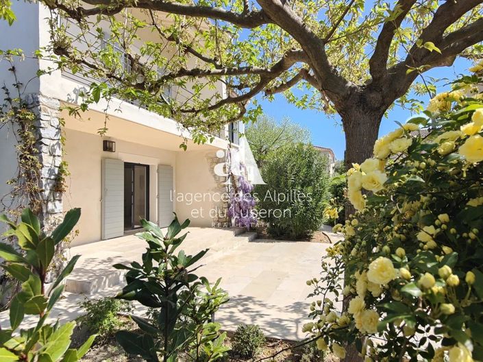 Image No.1-5 Bed House for sale