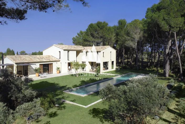 Image No.1-4 Bed House for sale