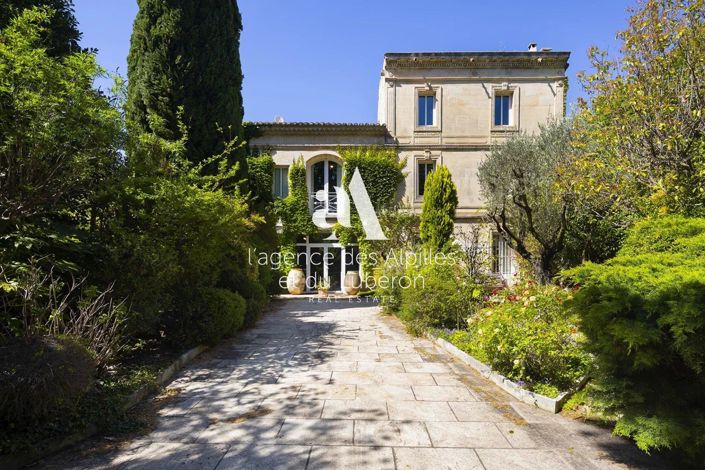 Image No.1-6 Bed House for sale