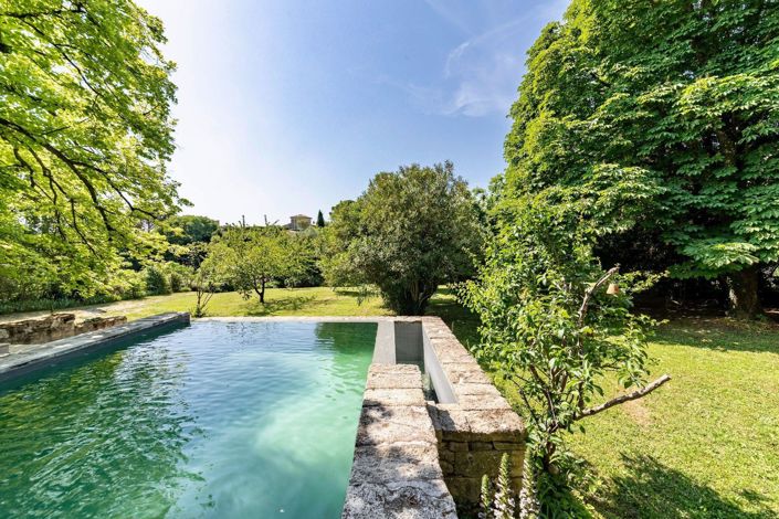 Image No.1-4 Bed House for sale