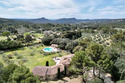 1 - Les Baux-de-Provence, House