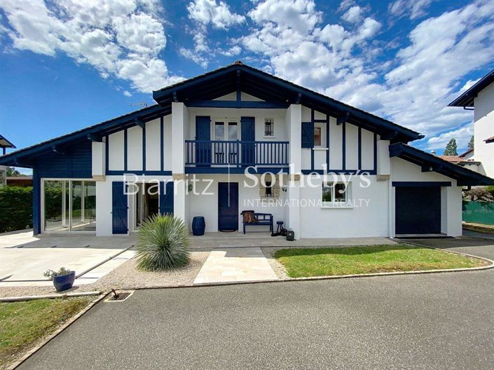 Image No.1-3 Bed House for sale