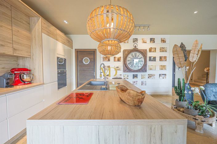 Image No.28-4 Bed House for sale