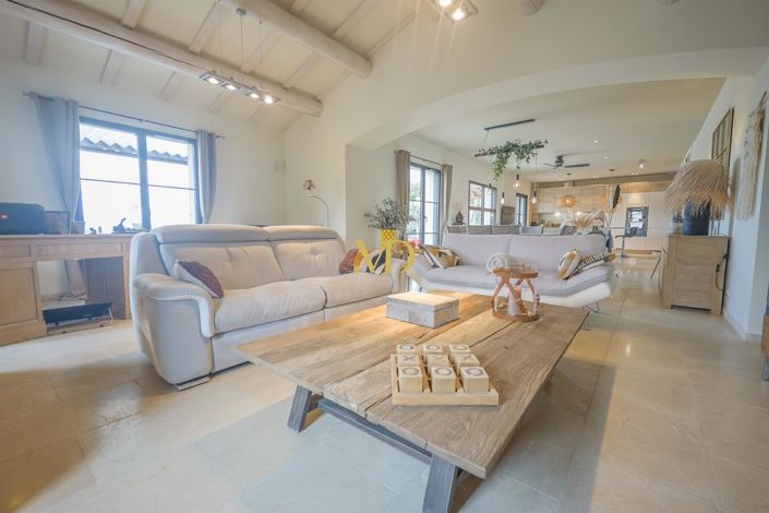 Image No.37-4 Bed House for sale