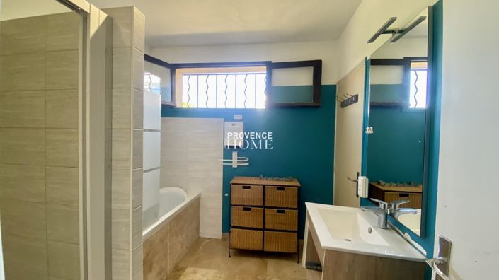 Image No.10-3 Bed House for sale