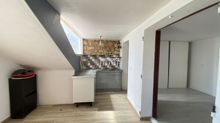 Image No.11-3 Bed House for sale