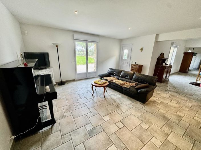 Image No.5-5 Bed House for sale