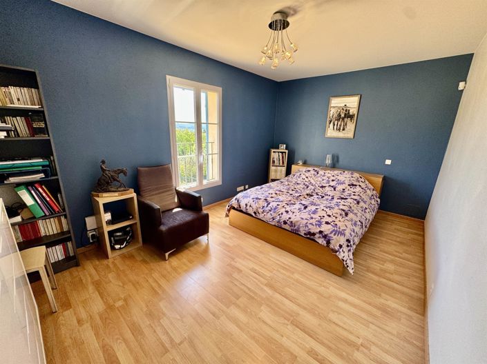 Image No.19-4 Bed House for sale