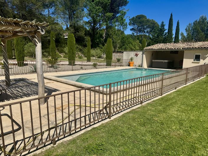 Image No.2-4 Bed House for sale