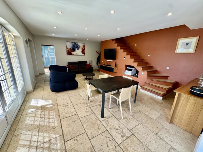 Image No.8-4 Bed House for sale