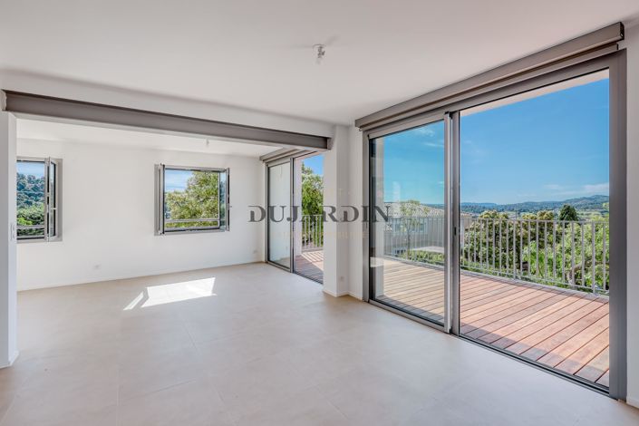 Image No.8-4 Bed House for sale