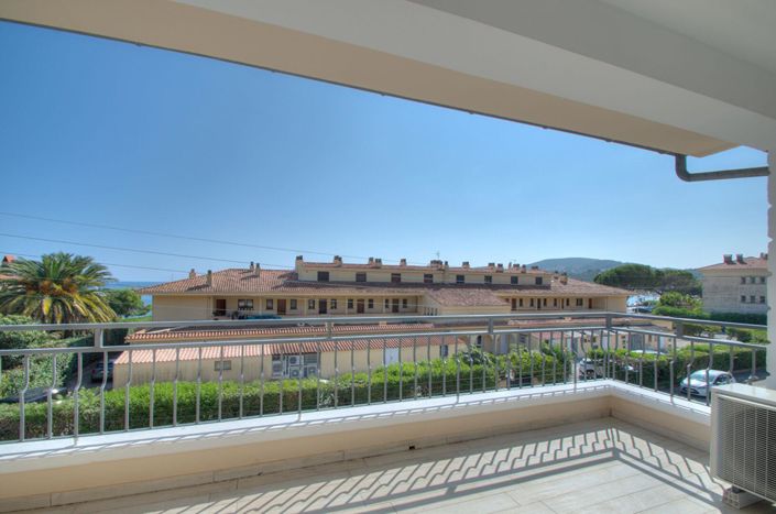 Image No.1-3 Bed House for sale