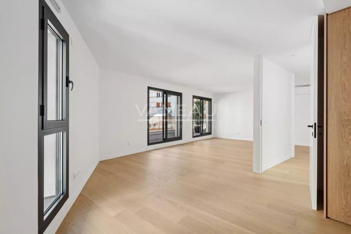 Image No.11-4 Bed House for sale