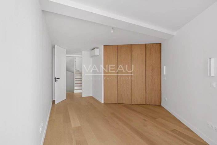 Image No.16-4 Bed House for sale