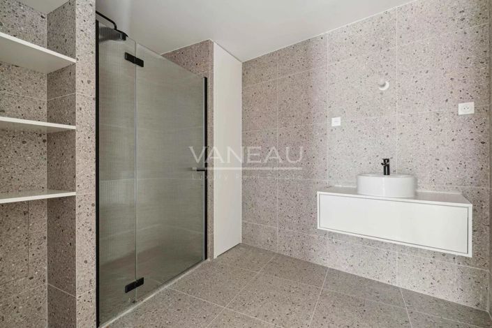 Image No.18-4 Bed House for sale