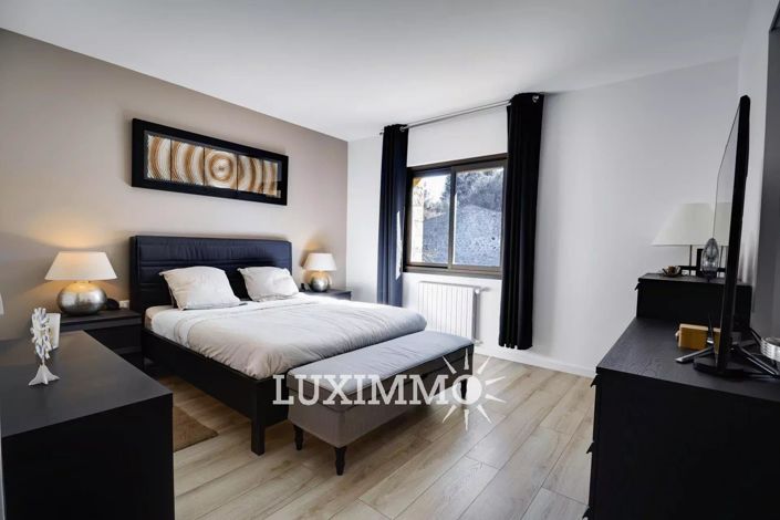 Image No.6-4 Bed House for sale