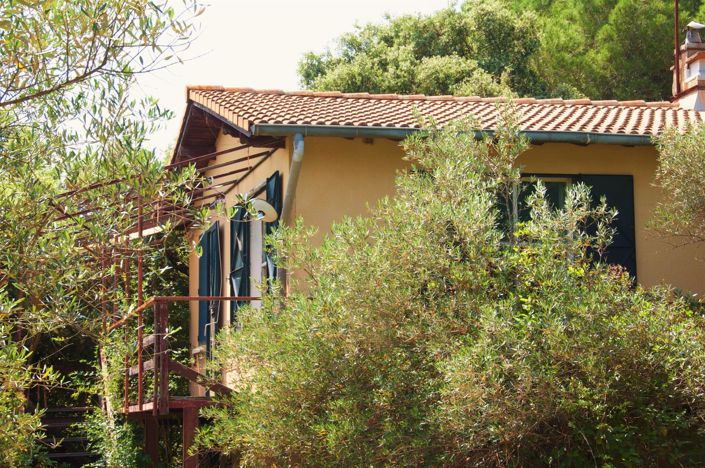 Image No.1-2 Bed House for sale