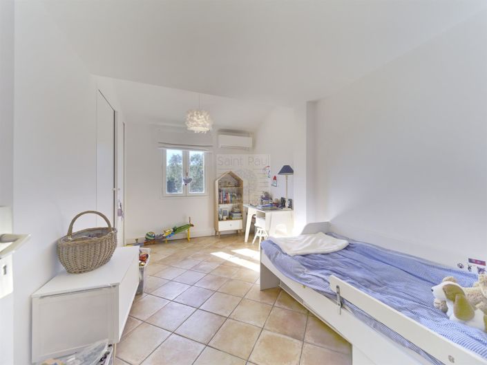 Image No.17-5 Bed House for sale