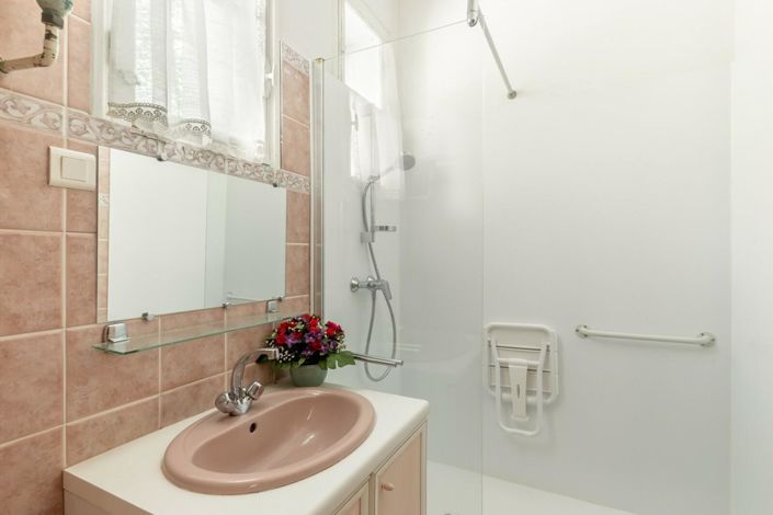 Image No.9-2 Bed House for sale